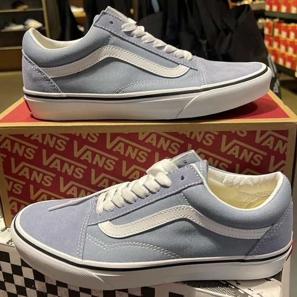 Vans WMNS Old Skool
Color Theory Dusty Blue
VN0007NTDSB Light Blue Sneakers - Picture 15 of 16